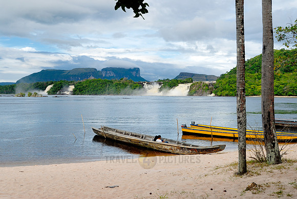 waterfall at lagoon of Canaima