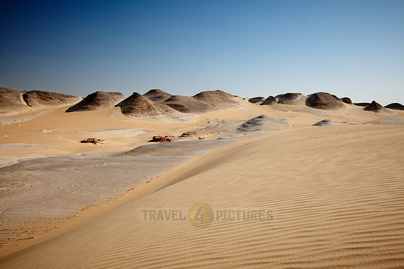 desert landscape near Oasis Dakhla