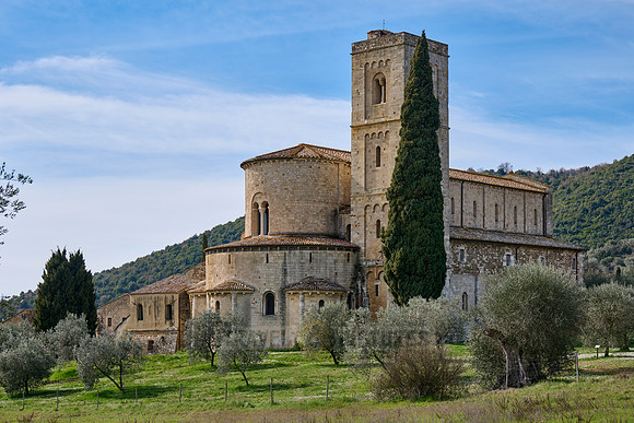 outside view of Abbazia di Santantimo abbey